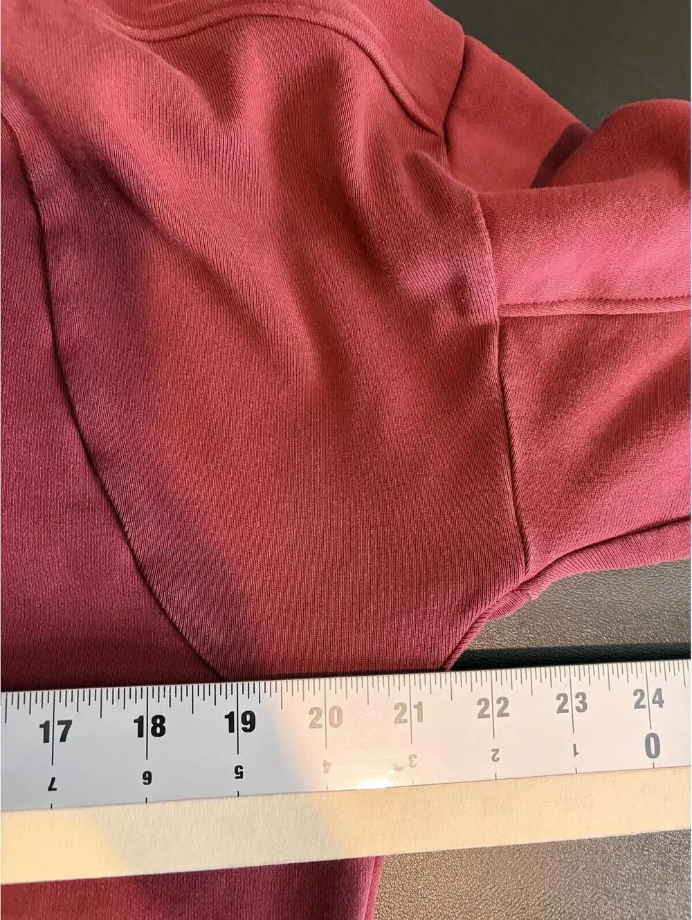 I’m?erfect Adidas Men's Medium Burgundy Hoodie Pullover‎ with Kangaroo Pocket